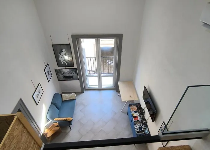 Glocal Flat Maqueda *