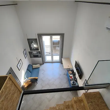 Glocal Flat Maqueda *